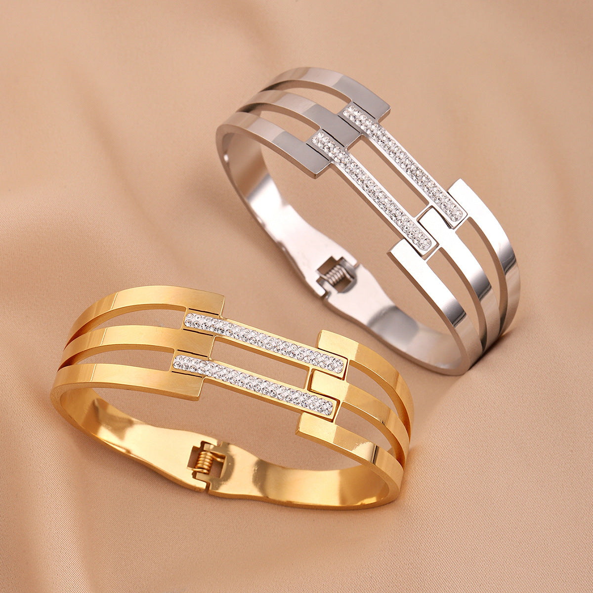 Women's Hollow Out Geometric Circle Stainless Steel Bracelet