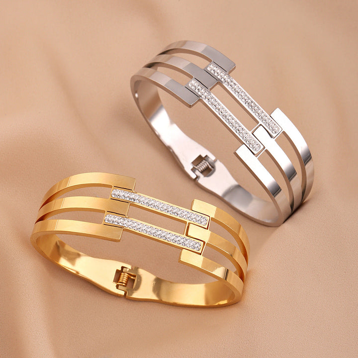 Women's Hollow Out Geometric Circle Stainless Steel Bracelet