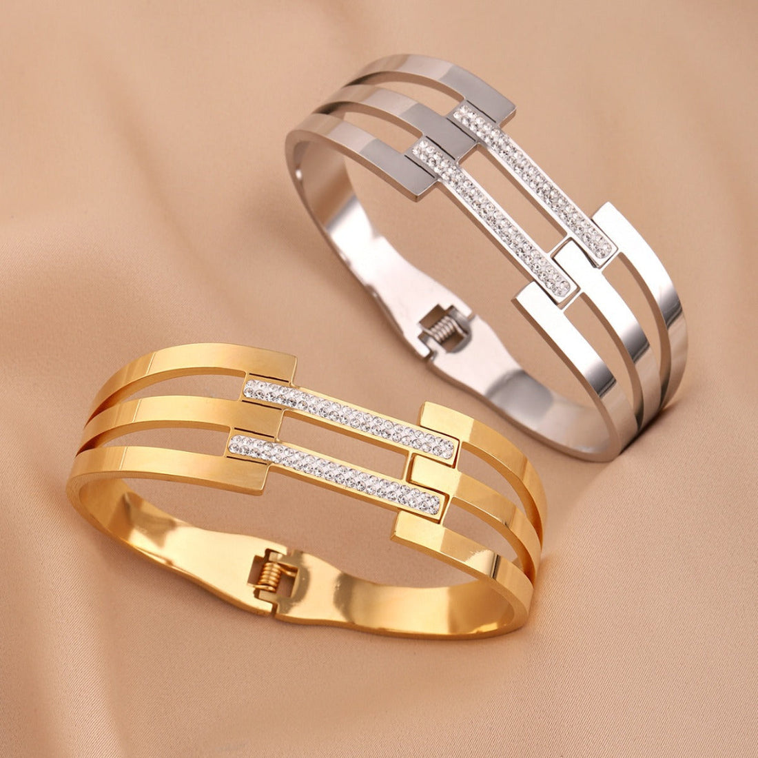 Women's Hollow Out Geometric Circle Stainless Steel Bracelet