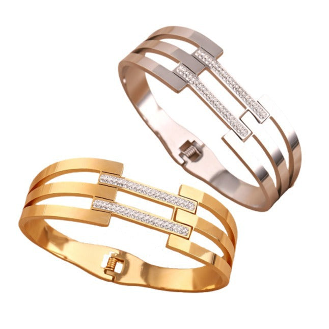 Women's Hollow Out Geometric Circle Stainless Steel Bracelet